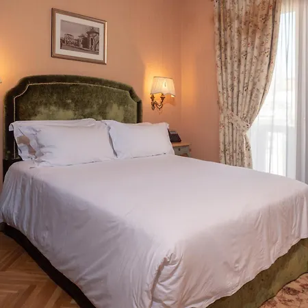 Ebel Boutique Hotel 4*