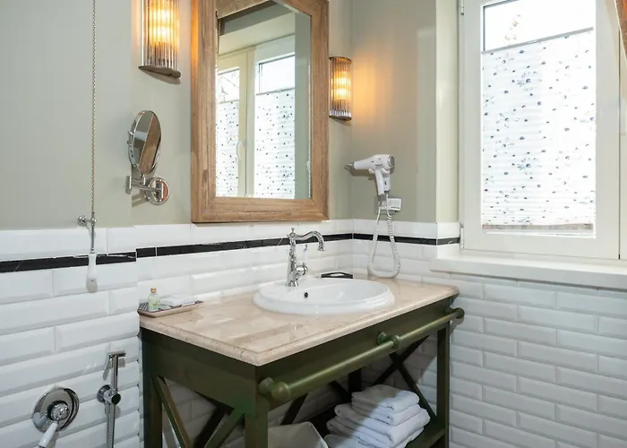 Ebel Boutique 4* Tirana