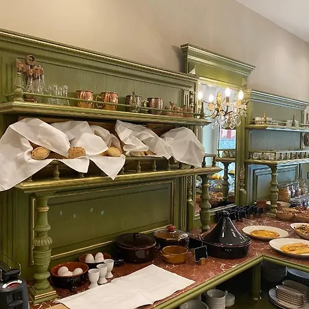 Ebel Boutique 地拉那