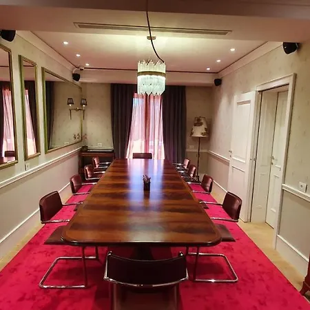 Ebel Boutique 4* 地拉那