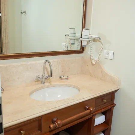 Ebel Boutique 4*