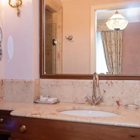 Ebel Boutique 4* 地拉那