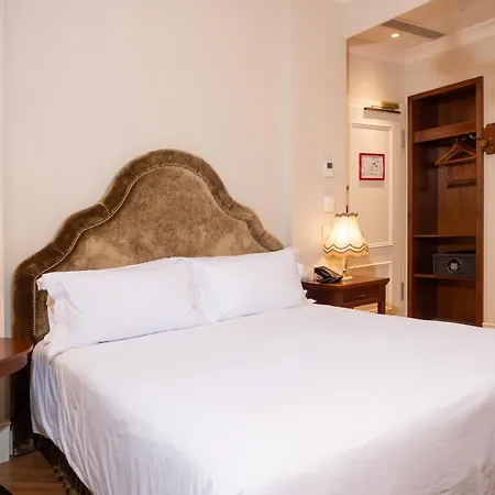 Ebel Boutique ホテル 4*