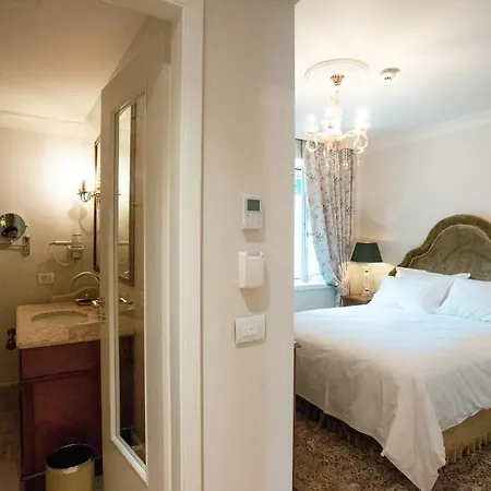Ebel Boutique 4*
