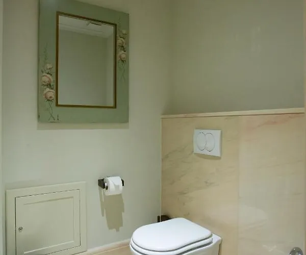 ホテル Ebel Boutique ティラナ